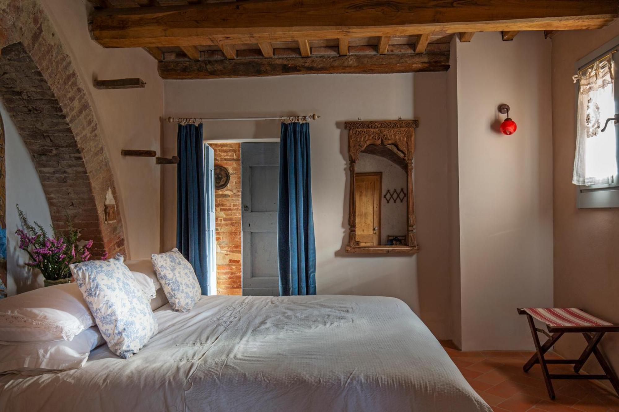 Casa Ezio Marchi - Due Appartamenti E Una Family Suite Bettolle Exteriör bild